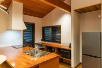 COCO VILLA Yatsugatake — Sauna, BBQ & fireplace, outdoor retreat with forest bathing and patio golf