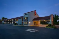 Red Roof Plus+ Mt Pleasant - Patriots Point