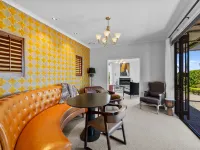 Main House + Guest House : Group Perfect Hotels near QBE Stadium Function Centre