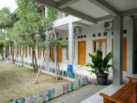 RedDoorz Syariah near Terminal Bus Giwangan Hotels in Bantul Regency