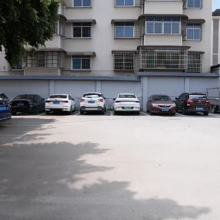 Licheng Xiyue Hotel (Chenzhou Yizhang Wenming South Road Bus Station Branch)