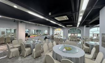 Vienna Hotel (Chaozhou Chaoshan High-speed ​​Railway Station)