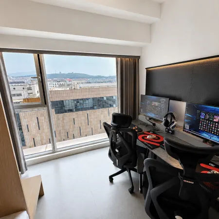Aorui E-sports Homestay (International Coastal Baths Huoju 8th Street)