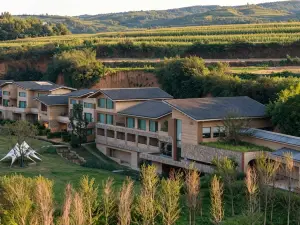 Luoyang Qingmo Yuelong Valley Resort Hotel