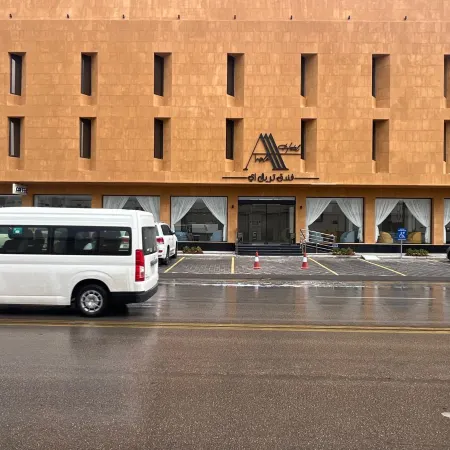 Triple A Hotel Отели рядом с достопримечательностью «Небоскреб Бурдж-Аль-Мамляка»