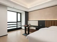 Jushe Holiday Hotel Hotels near Yanta