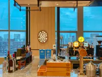 Four Points by Sheraton Guiyang Guanshanhu - بار
