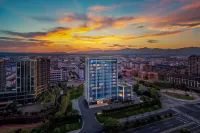 Holiday Inn Express Huangshan Tunxi High-Tech Zone by IHG - parking