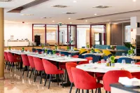Airport Hotel Budapest - Breakfast