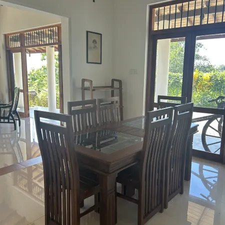 Breez Holiday Home