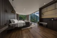 Banshanxue · Jingyang Hotel (Mount Siguniang Scenic Area) - Kitchens