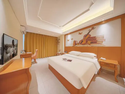 Bincheng Hotel (Dongxing National Gate Scenic Area Port) - موقف سيارات
