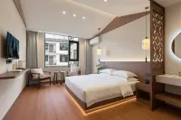 Cheng Kan · Xishan Yun She | CloudStreamRetreat Yudeng Yingxiang Huizhou-style Homestay -  Privatzimmer