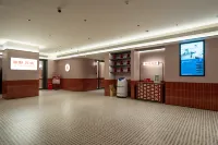 Hello Hotel(Huludao Xingcheng Ancient Town Scenic Area) - parking