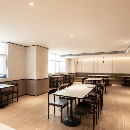 HanTing Hotel (Xuchang Pangdonglai Lifestyle Plaza)