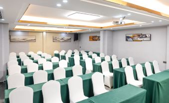 Pinxuan Hotel (Zhaoqing Railway Station)