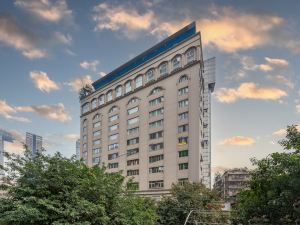 Chongqing Tiantianjin Hotel (Jiefangbei Hongyadong Square)