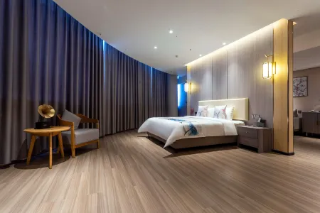 Qinyang Wanhong Business Hotel Отели рядом с достопримечательностью «Langya Zhuangshi Songxueyi Memorial Hall»