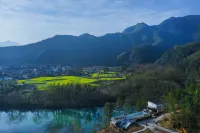 Yuannan Yard Yeluxury View Homestay (Yuannan Sichuan-Tibet Line Moon Bay Scenic Area Branch)