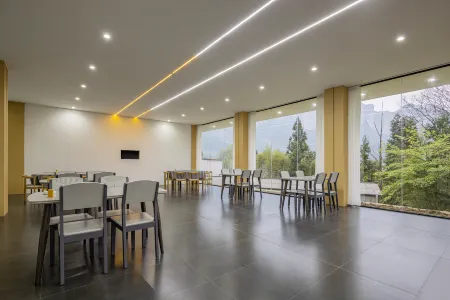 Enshi Grand Canyon Yunyin Leye Homestay Отели рядом с достопримечательностью «Yulong Crevice»