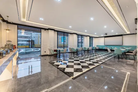 Xana Hotelle Hotel (Zhaoqing Qixingyan Scenic Area Ancient City Wall) Отели рядом с достопримечательностью «Chaotian»