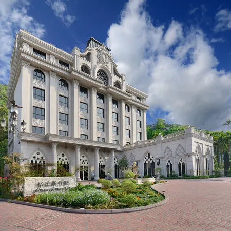 Grasse Grace Manor