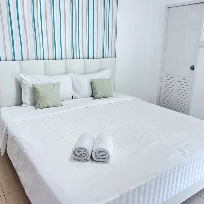 Malizon Hotel and Residences Hotels near Wat Chotikaram
