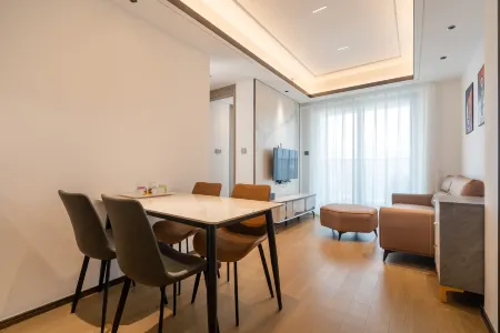 Runxuan Executive Apartment (Shenzhen Window of the World Happy Valley Branch)