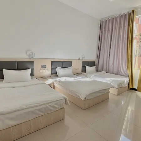 Maitreya Shuaishuai Express Hotel (High-speed Railway Station)