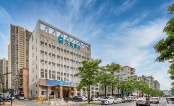 HanTing Hotel (Zhuhai Jinwan Huafa Business Center)