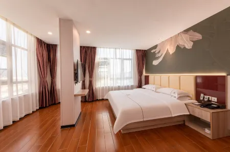 Guanyun Holiday lnn
