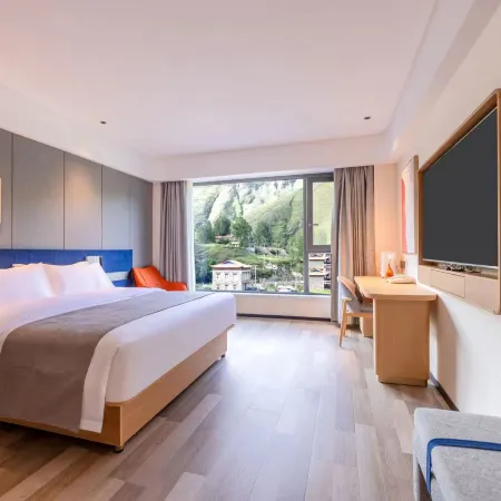 Floral Hotel · KaiChen Hotel (Kangding Xinduqiao Town)