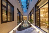 QuanJi Hotel (Wuhu Pedestrian Street Jiuhua Middle Road) Hotels near Qiruixincheng Square