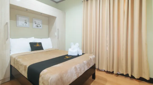 153 Silverio Suites Paranaque City マイナー・バシリカ・アンド・ナショナル・シュライン・オブ・メアリー・ヘルプ・オブ・クリスティアンズ・パリッシュ周辺のホテル