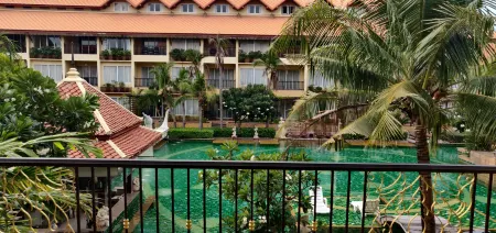 Villa Thongbura