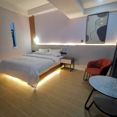 Linying Jiduo Smart Apartment