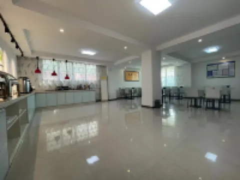 7Days Inn chain hotel (Ruijin Hongdu Square)