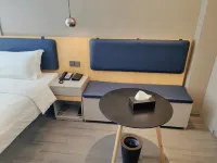 Homeinn Selected Hotel (Tianjin Dagang Yingbin Street) Các khách sạn gần Binhai School of Foreign Affairs of Tianjin Foreign Studies University