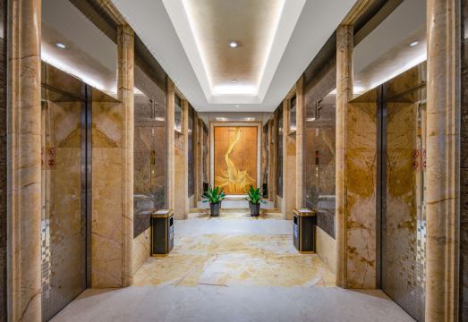 2. 뉴 센추리 호텔..