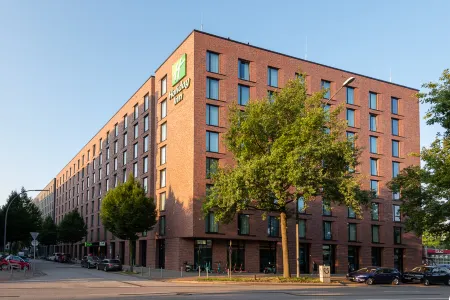 Holiday Inn Hamburg - Berliner Tor Отели рядом с достопримечательностью «Б-515»