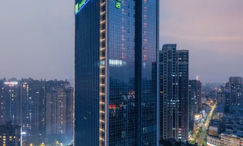 眉山東坡ホリデイ イン エクスプレスホテル(眉山東駅)