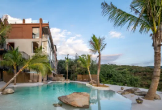 西雙版納景洪椿山夕上SAND POOL半山度假酒店