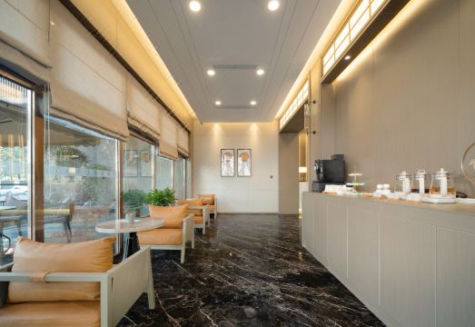 1. 안이 진주 호텔..