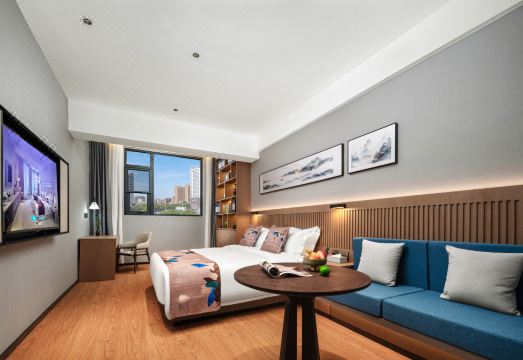 Huanghe Holiday Hotel Over view