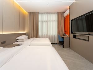 Kaijiang New Century Business Hotel