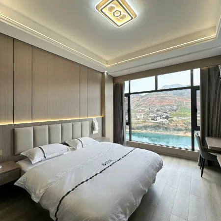 Dali Heqing Jiahong Hotel