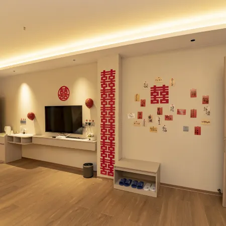 Zhonghe Hotel