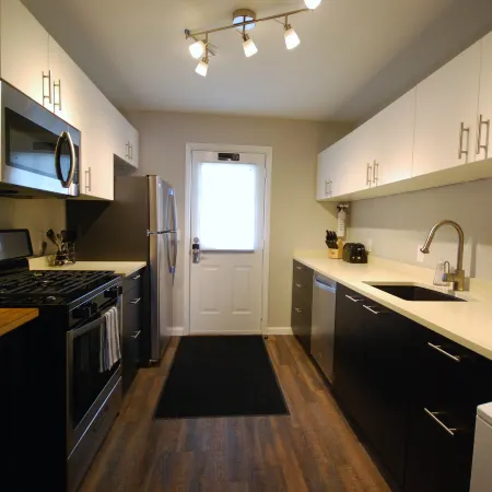 Brookwood Courtyard Condominiums by BCA Furnished Apartments Отели рядом с достопримечательностью «Станция Атлантик»