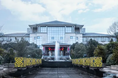 SHIJIYUAN Hot Spring Holiday Hotel