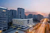 Madison Hotel at Business District of Yangzhou East High Speed Railway Station Hotels in Yangzhou